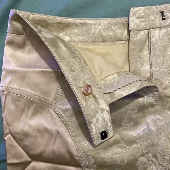 BattiBaleno Floral MIDI Skirt with missing hook at back - Picture 7 of 16